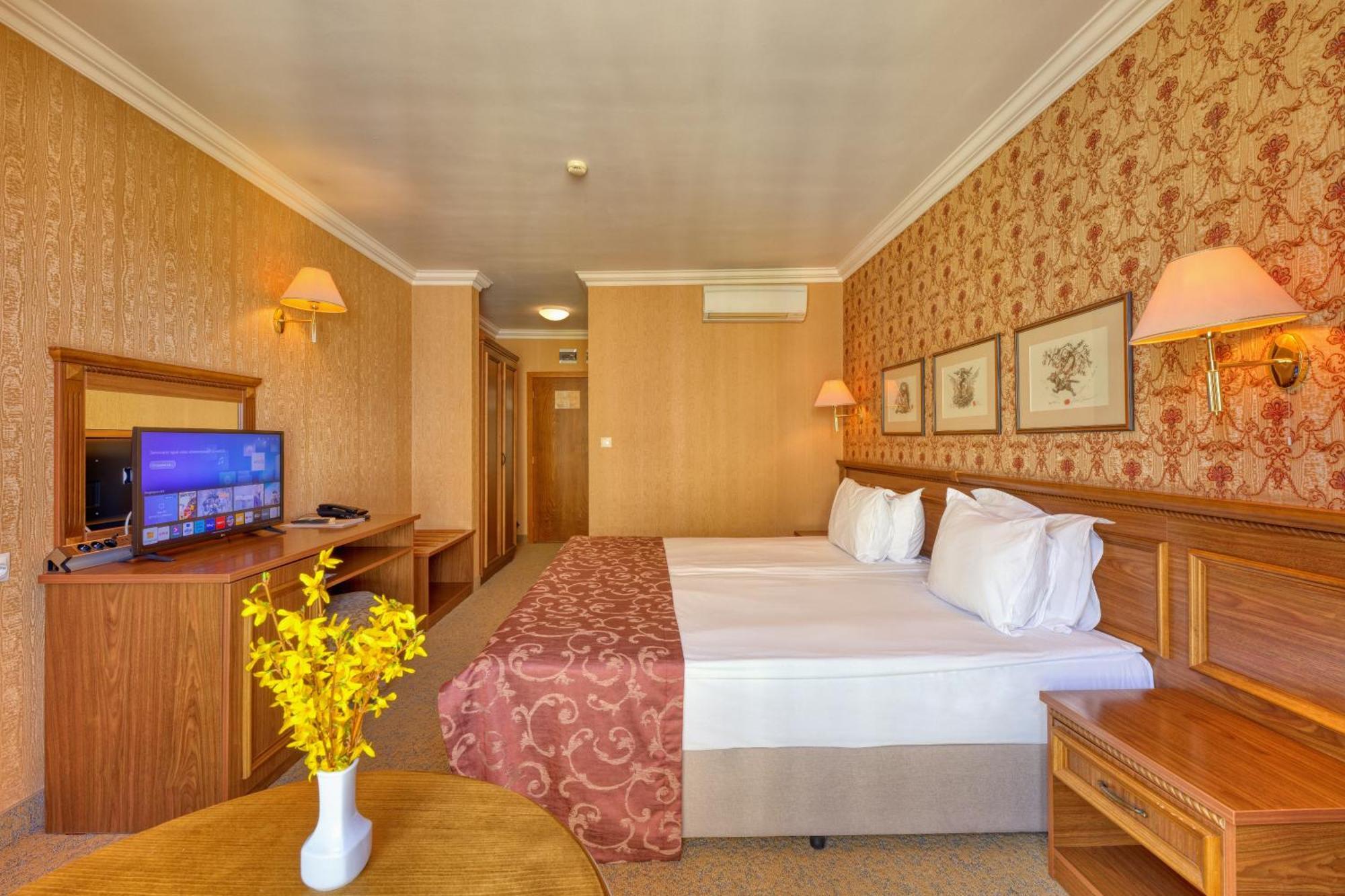 Hotel Club Central Hisarya Bagian luar foto