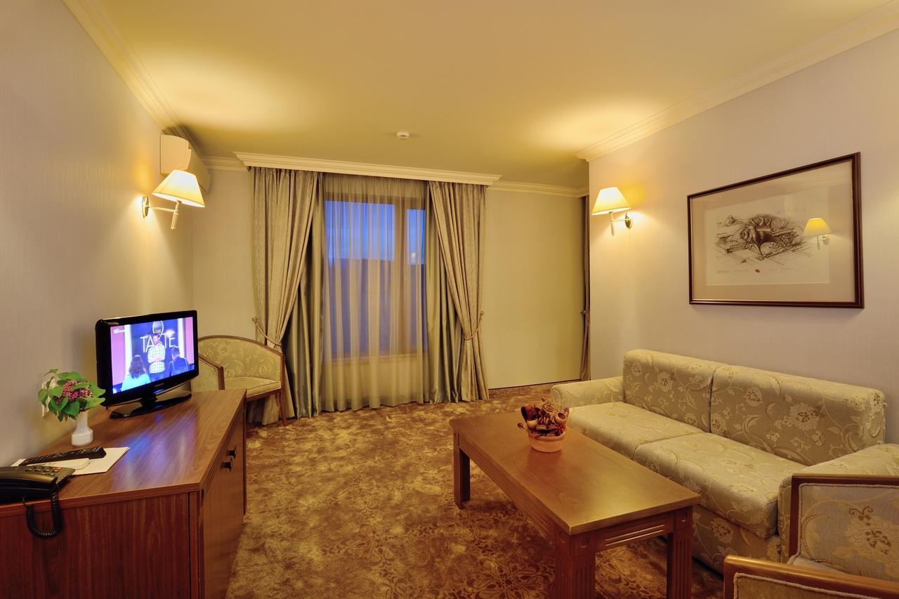 Hotel Club Central Hisarya Bagian luar foto