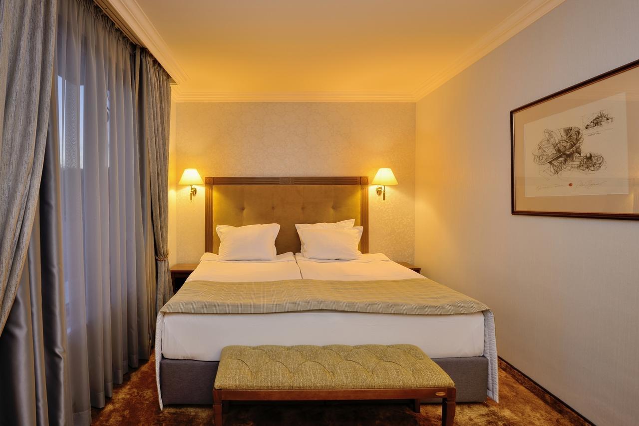 Hotel Club Central Hisarya Bagian luar foto